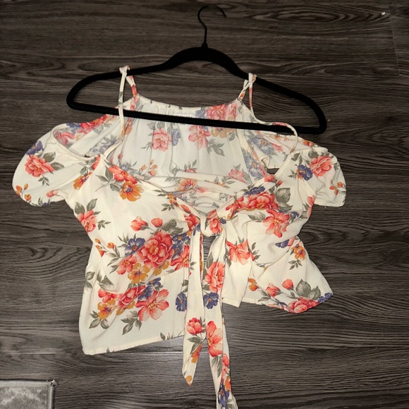 Front tie top from American eagle - Picture 2 of 2